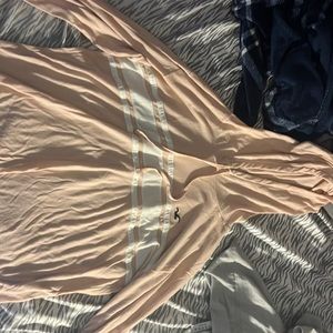 A Hollister long sleeve with hood light pink,